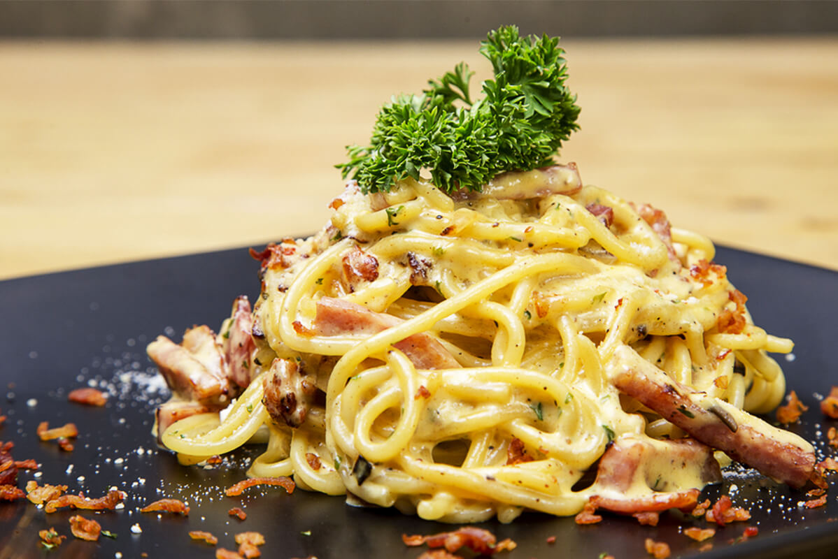 Espagueti con Tocineta – Mejora el sabor de tus recetas con especias y  condimentos Triguisar